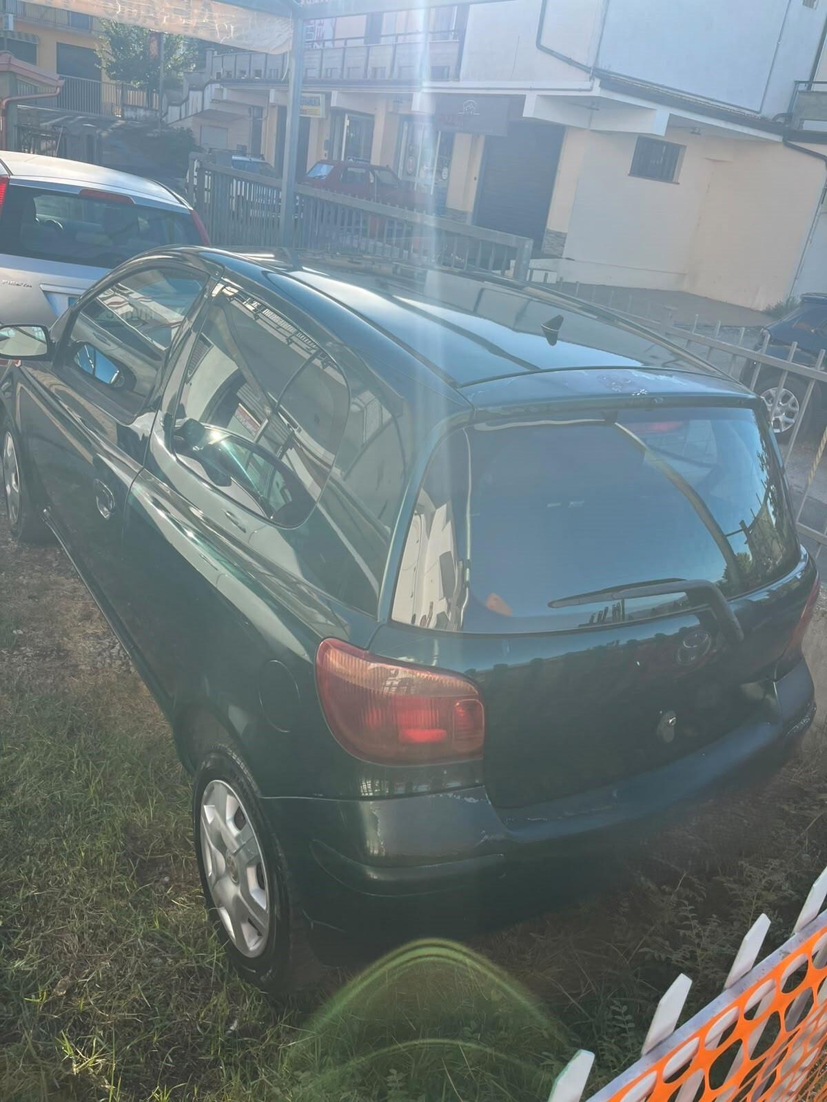 Toyota Yaris 1.0i 16V cat 3 porte Sol