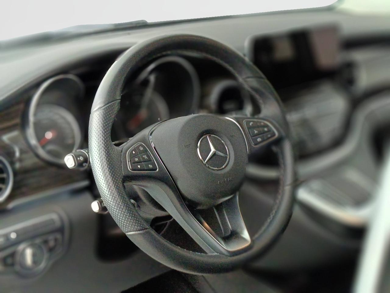 Mercedes-Benz Classe V - W447 2019 Extralong - V Extralong 300 d Premium 4matic auto