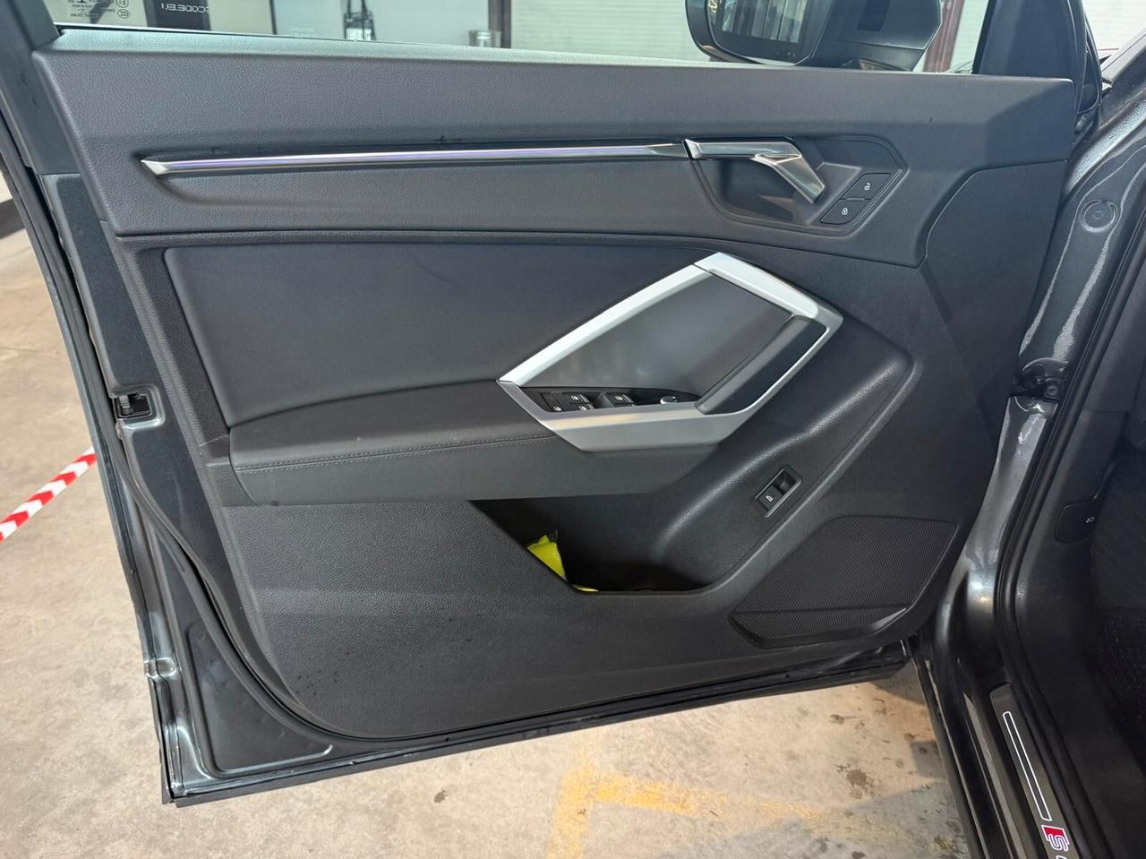 Audi Q3 40 TFSI quattro S tronic line edition