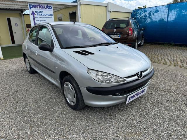 PEUGEOT 206 1.1 5p. Lee