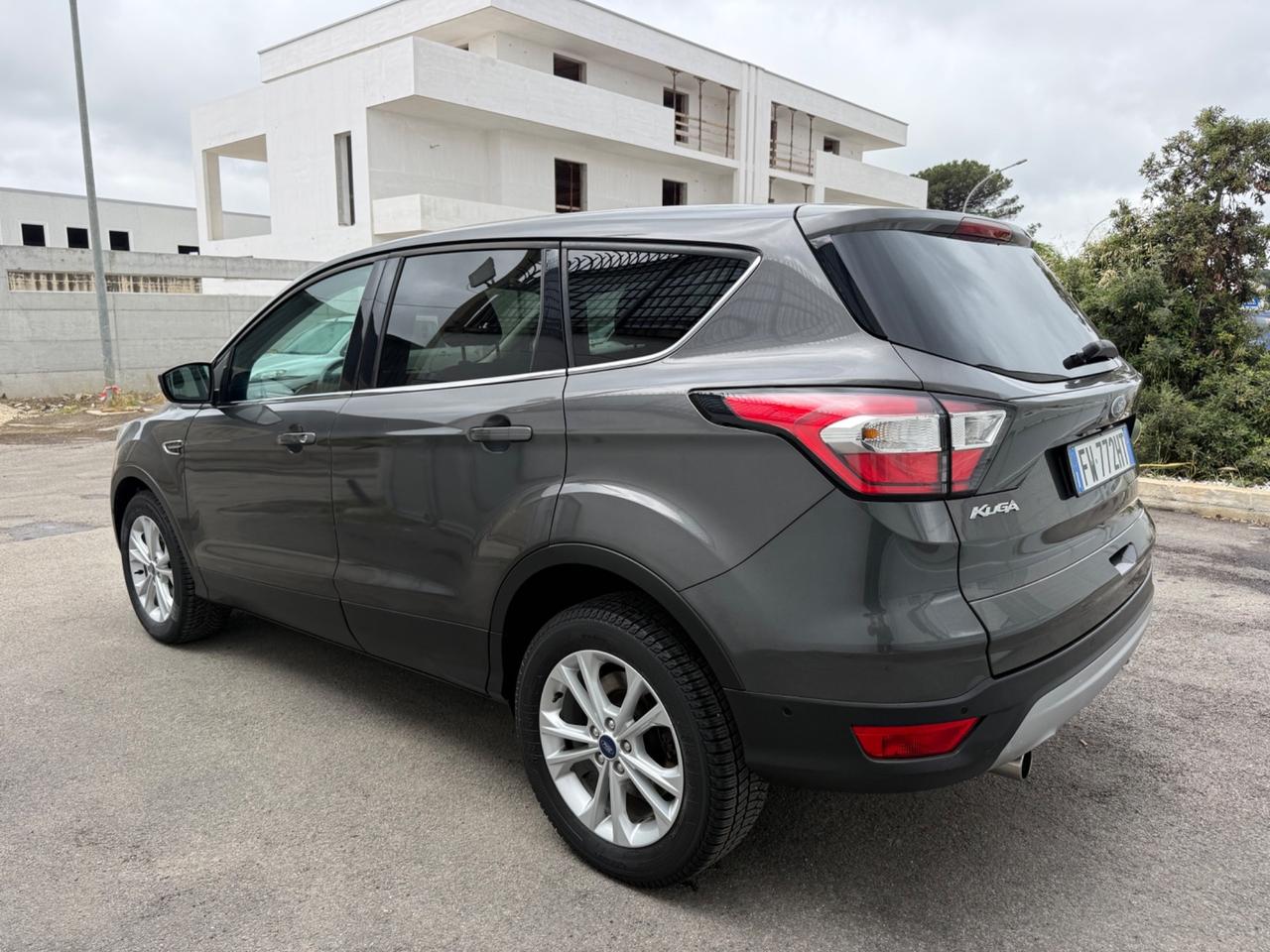 Ford Kuga 1.5 TDCI 120 CV Cambio Automatico