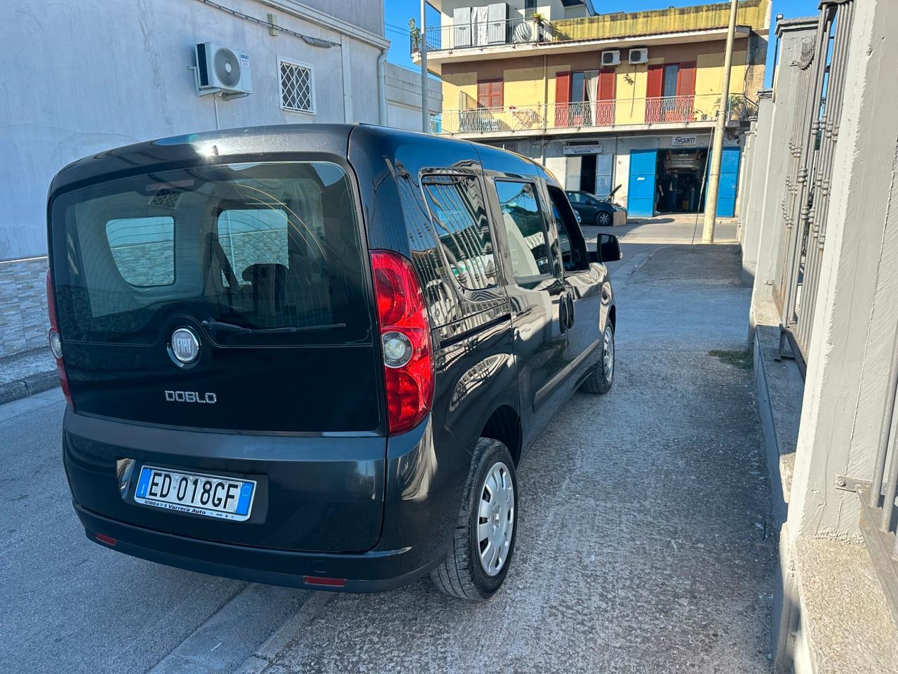 Fiat Doblo 1.6 MJT 105 Cv Emotion 5 Posti Vettura