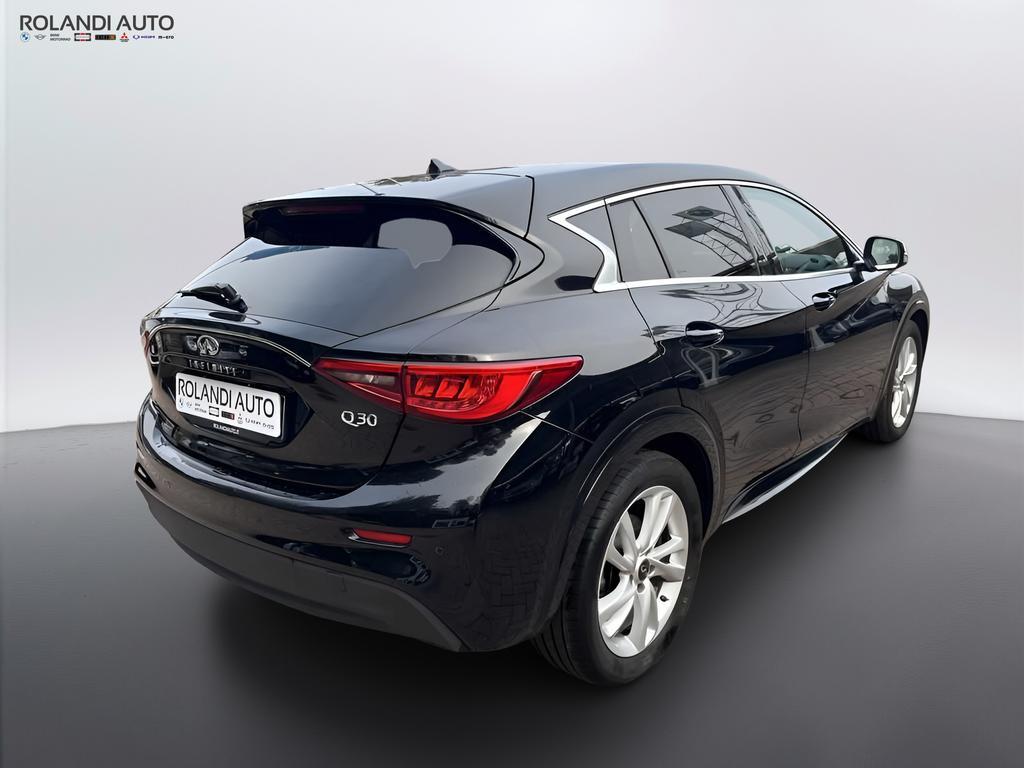 Infiniti Q30 1.5 D Premium Tech