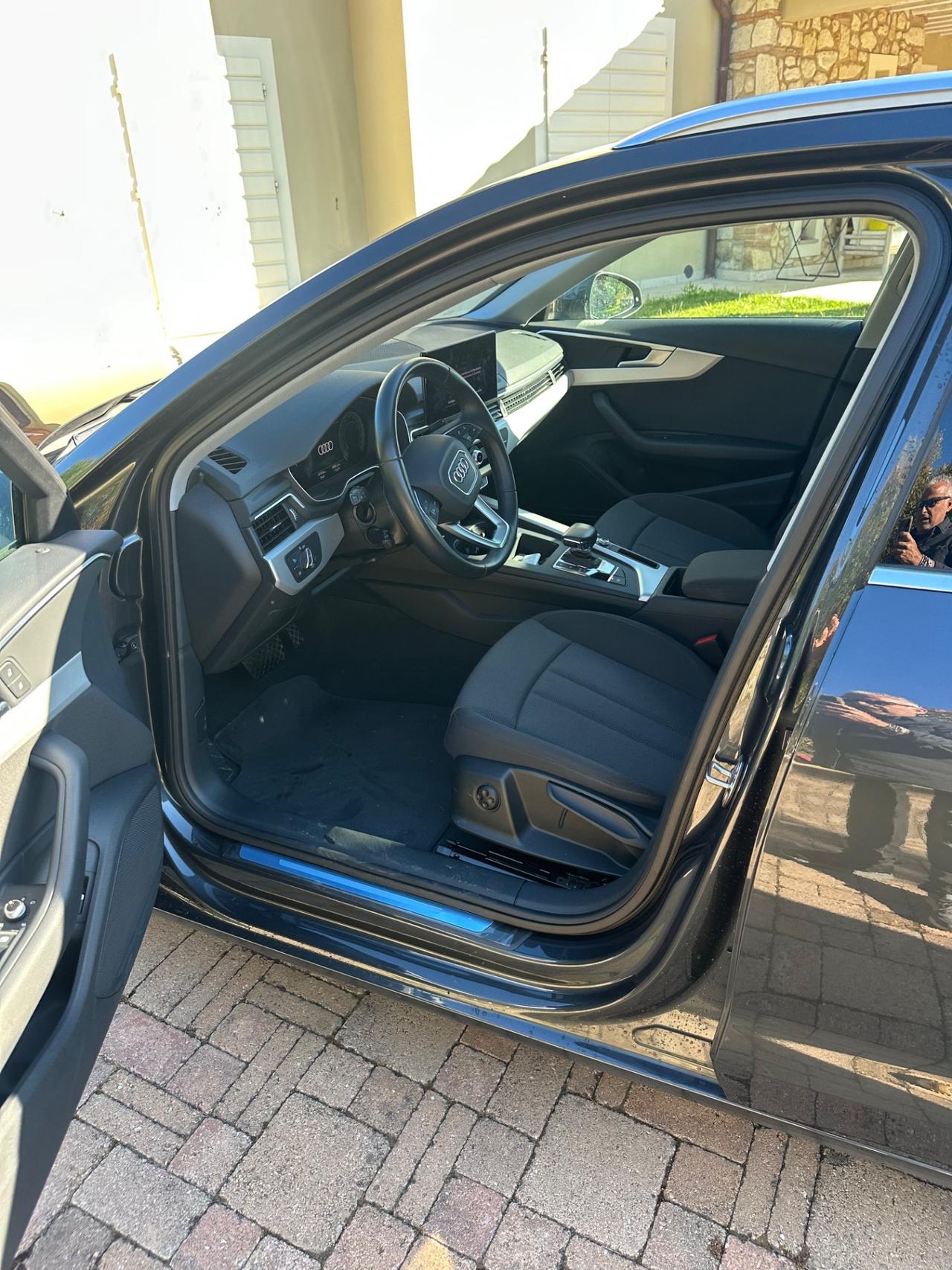 Audi A4 Avant 30 TDI/136 CV S tronic Business Advanced
