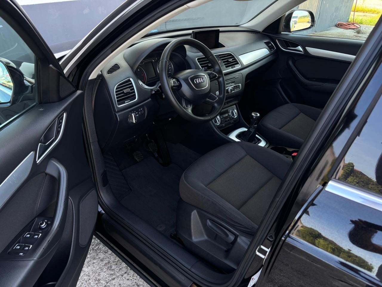 Audi Q3 2.0 TDI 140cv. Garanzia . Neopatentati