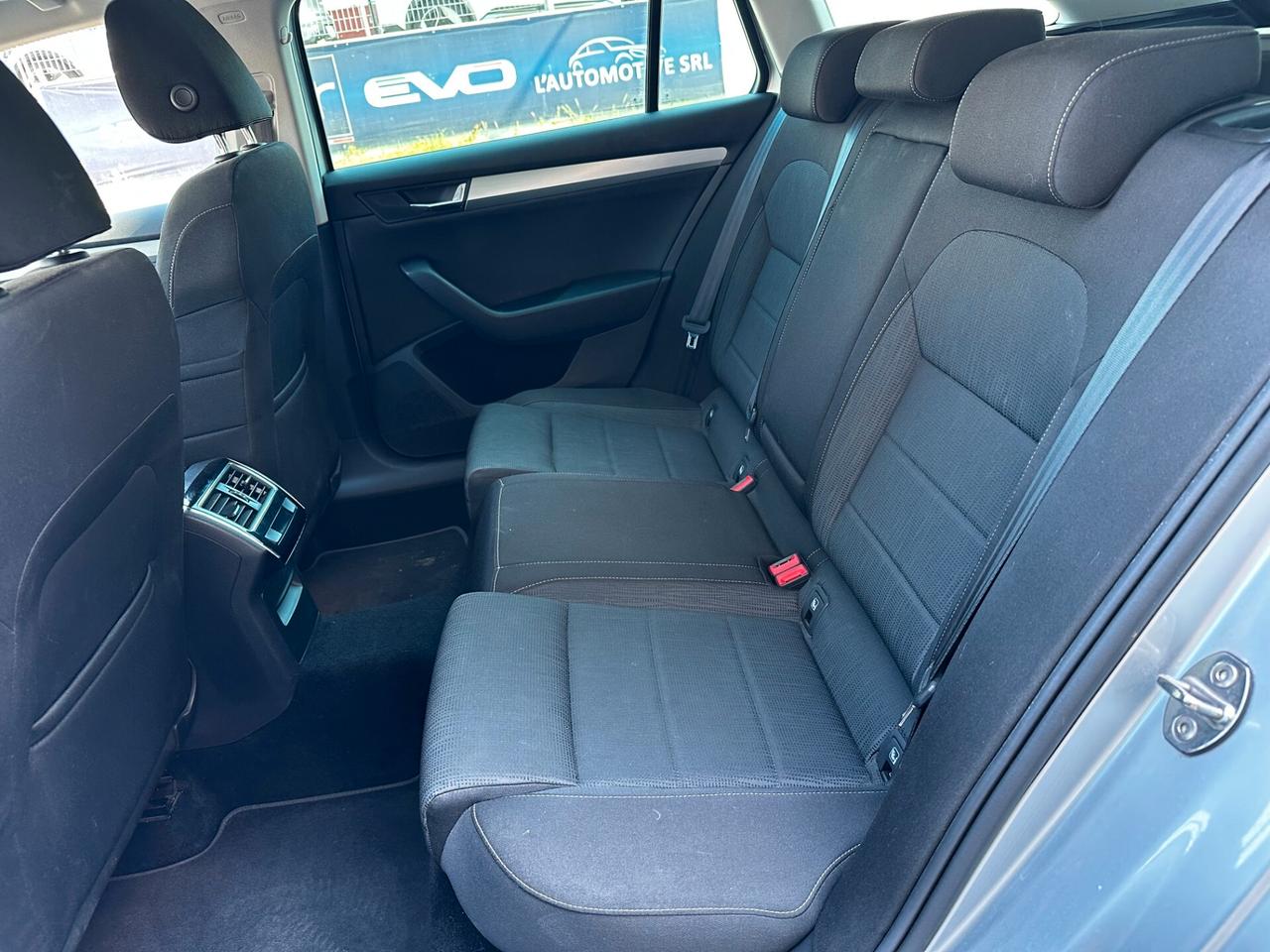 Skoda Superb 1.6 TDI Wagon Executive