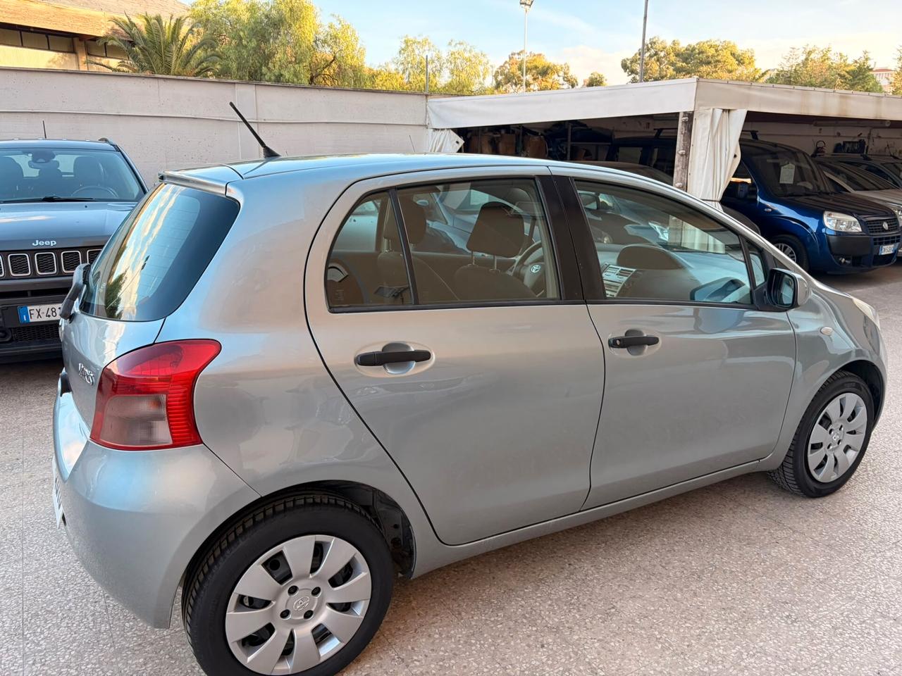 Toyota Yaris 1.0 5 porte