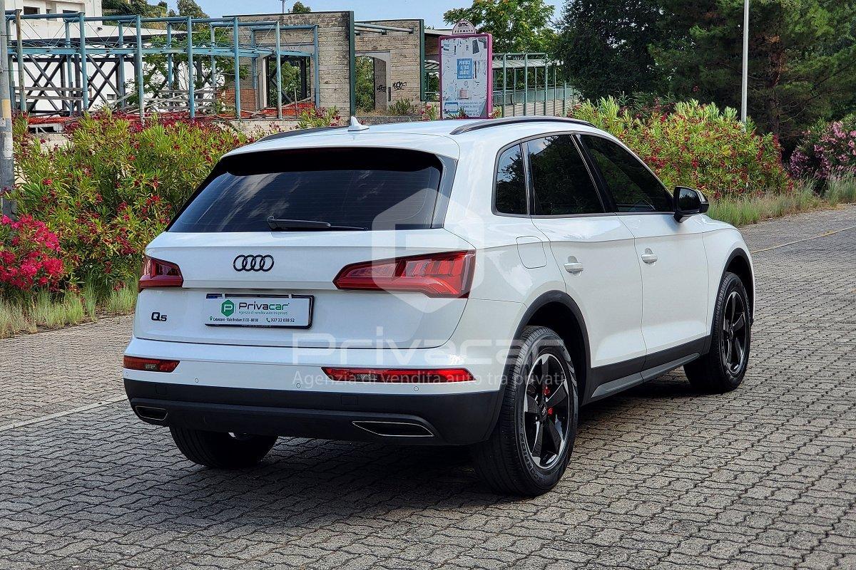 AUDI Q5 35 TDI quattro S tronic Business