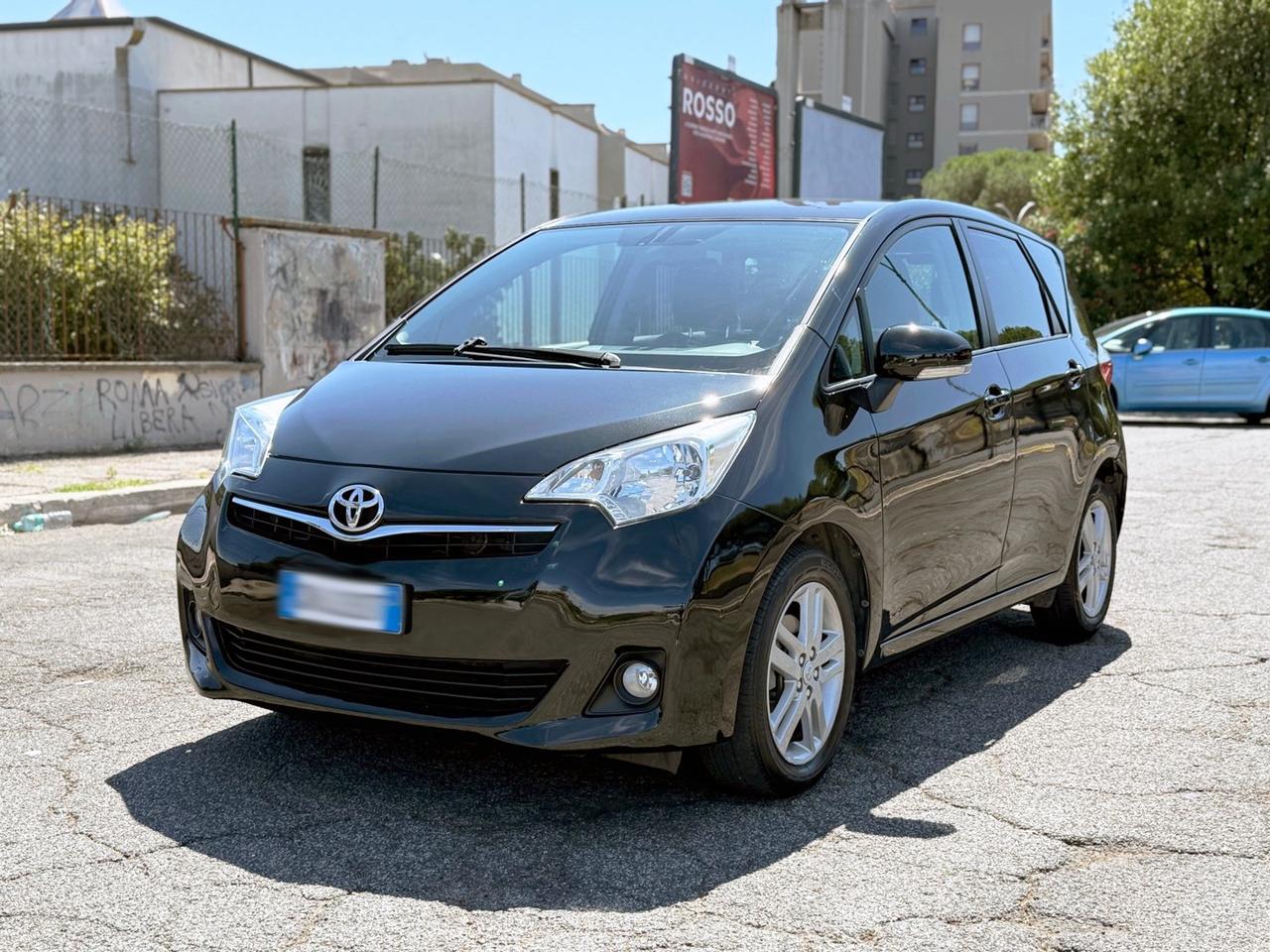 Toyota Verso-S 1.3 benzina 100cv neopatentati - 2011