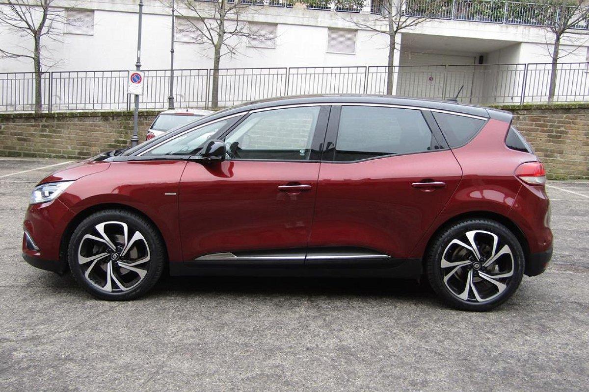 RENAULT Scénic dCi 8V 110 CV EDC Energy Bose