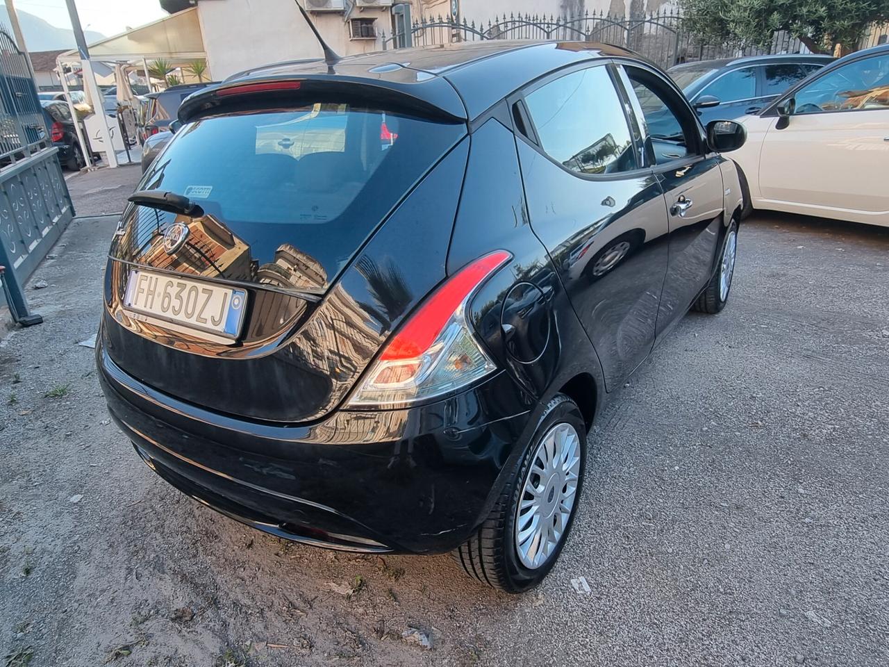Lancia Ypsilon 1.2 69 CV 5 porte
