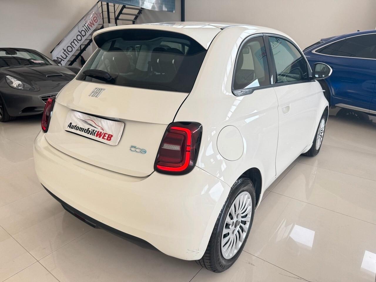 Fiat 500 500e Berlina 42 kWh La Prima