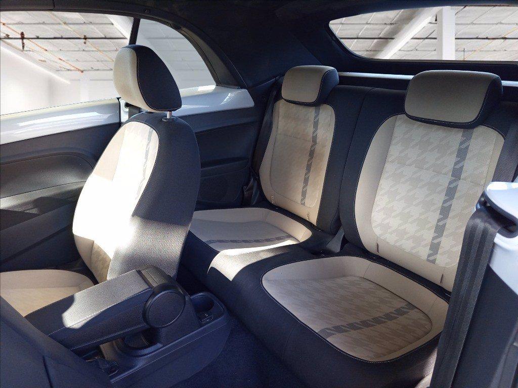 VOLKSWAGEN Maggiolino Cabrio 2.0 tdi Design 110cv del 2017