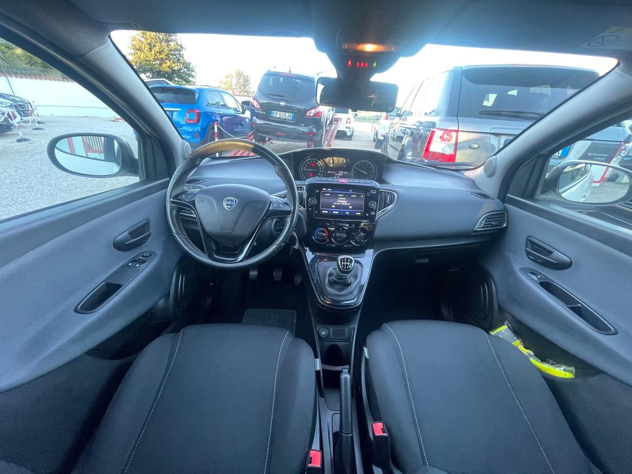 Lancia Ypsilon Gold Hybrid 1.0 FireFly 70cv