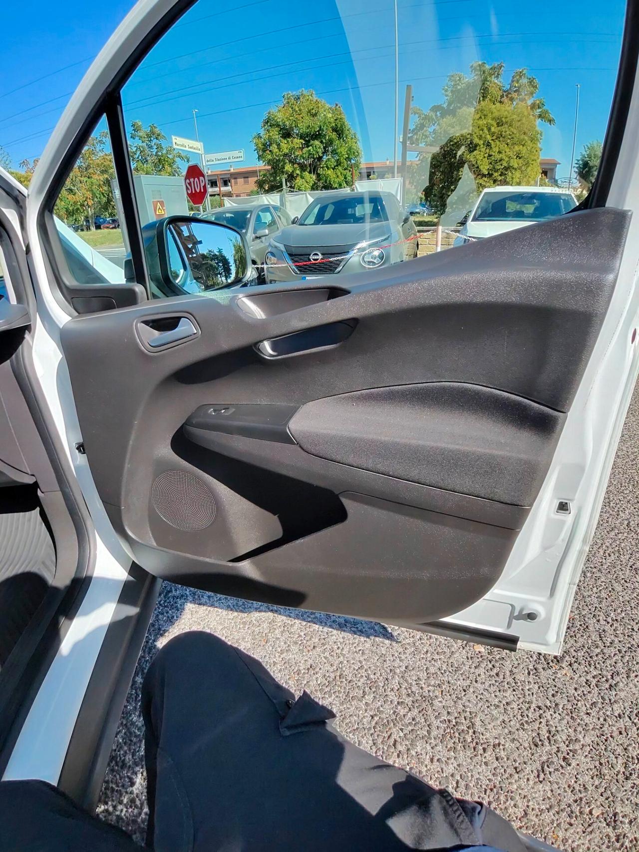 Ford Transit Courier 1.0 benz. 6 marce unipro