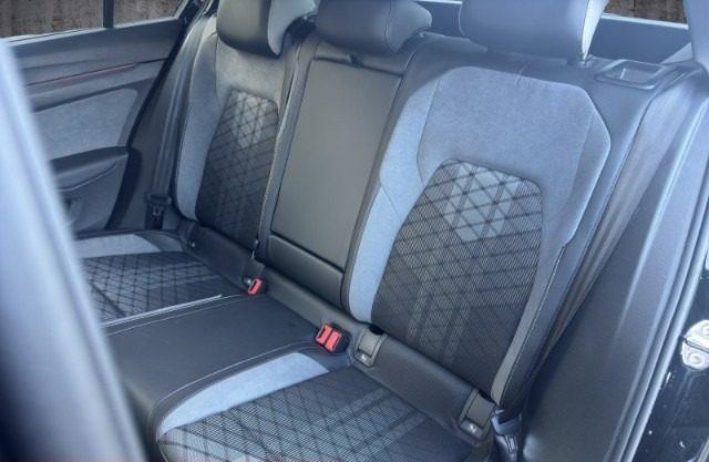 VOLKSWAGEN Golf 1.5 eTSI 150 CV DSG R-Line