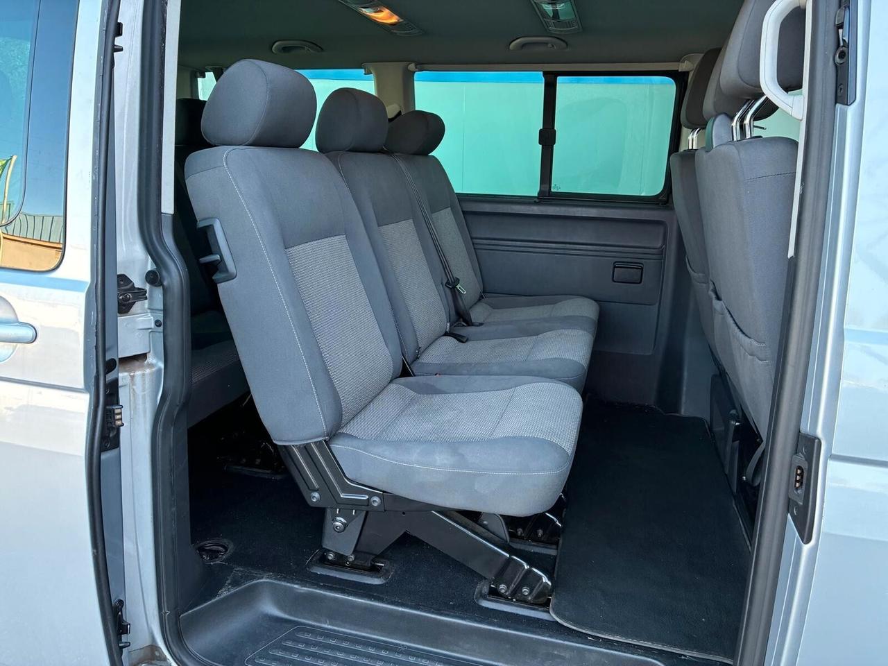 Volkswagen Caravelle 2.0 TDI Comfortline 9 posti