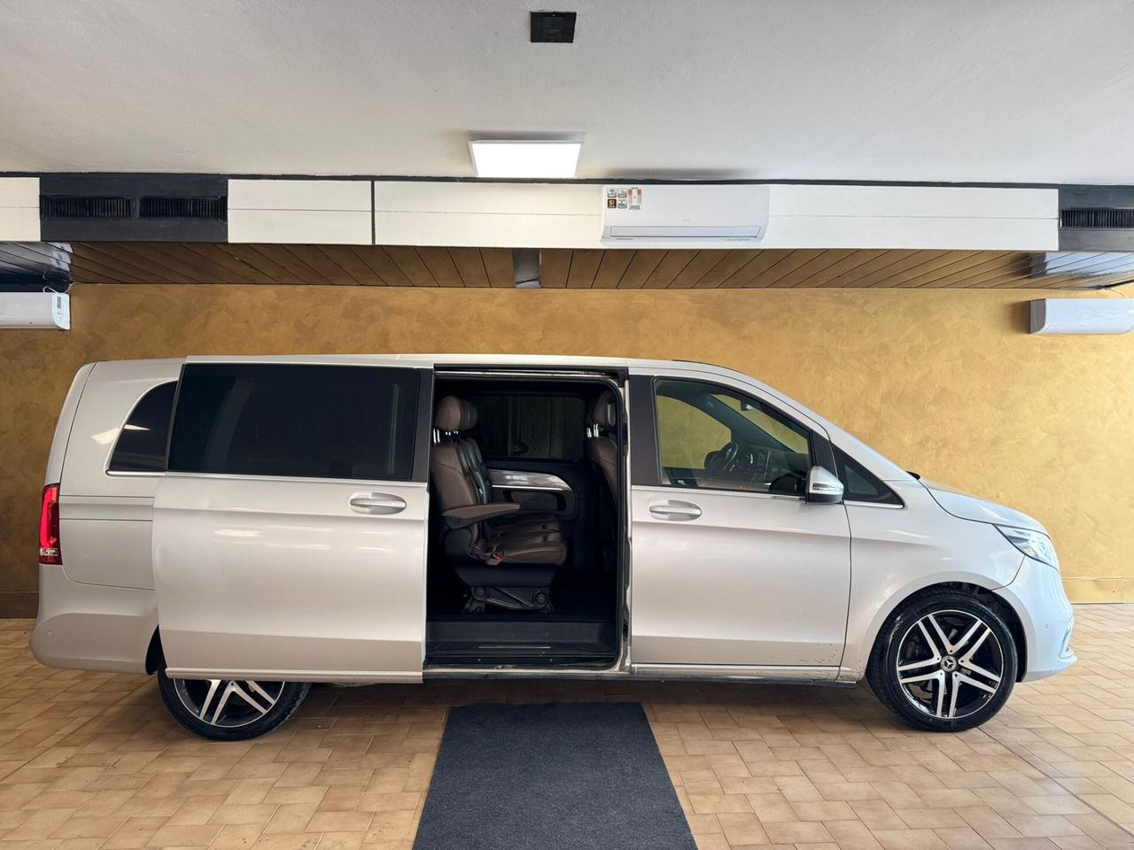Mercedes-benz V 300 d Automatic 4Matic Premium Extralong