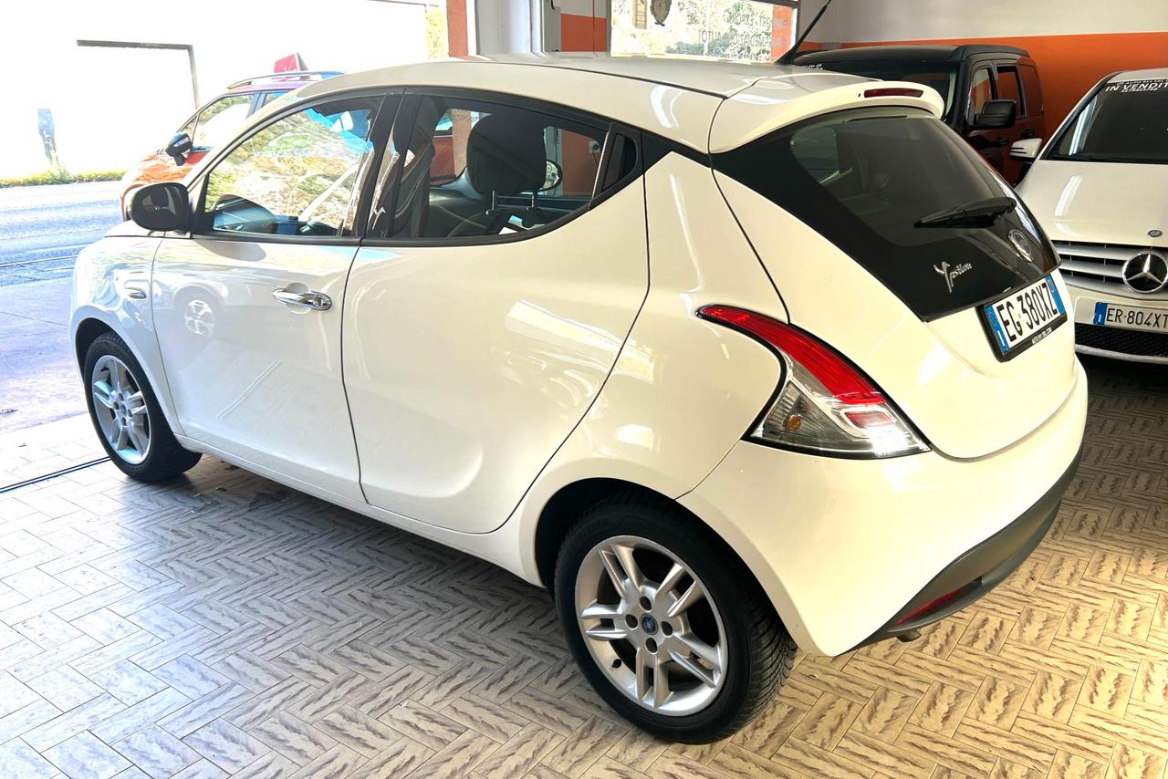 Lancia Ypsilon 5 Porte Ypsilon 1.2 8v Silver s&s 69cv