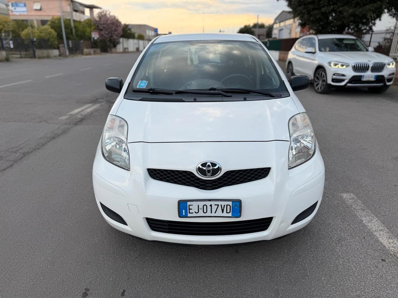 Toyota Yaris 1.0 5 porte Now