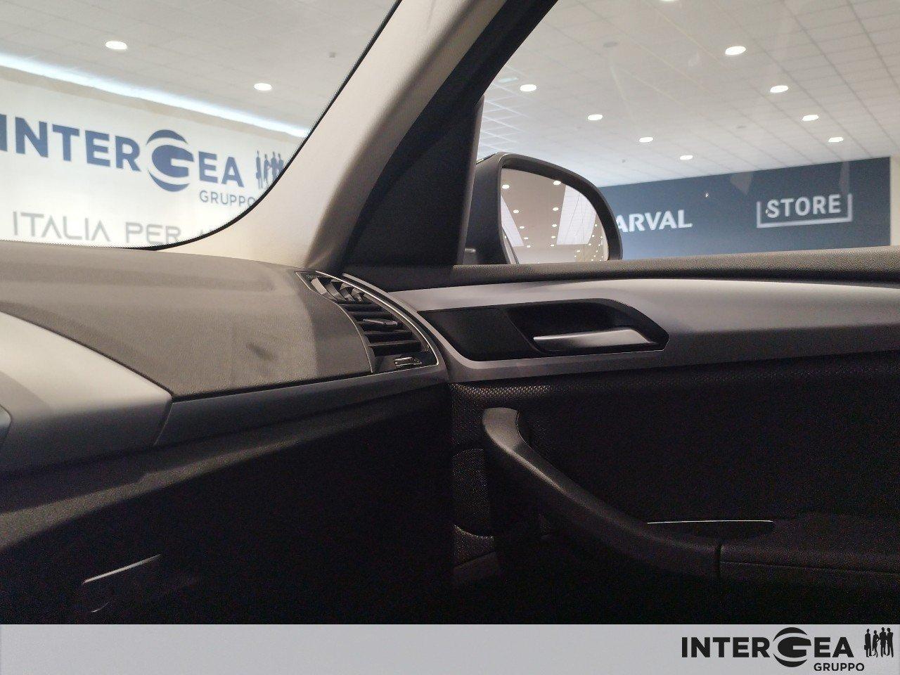 BMW X3 sdrive18d mhev 48V Business Advantage auto