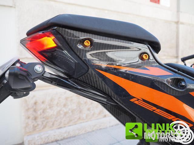 KTM 1290 Super Duke R Naked