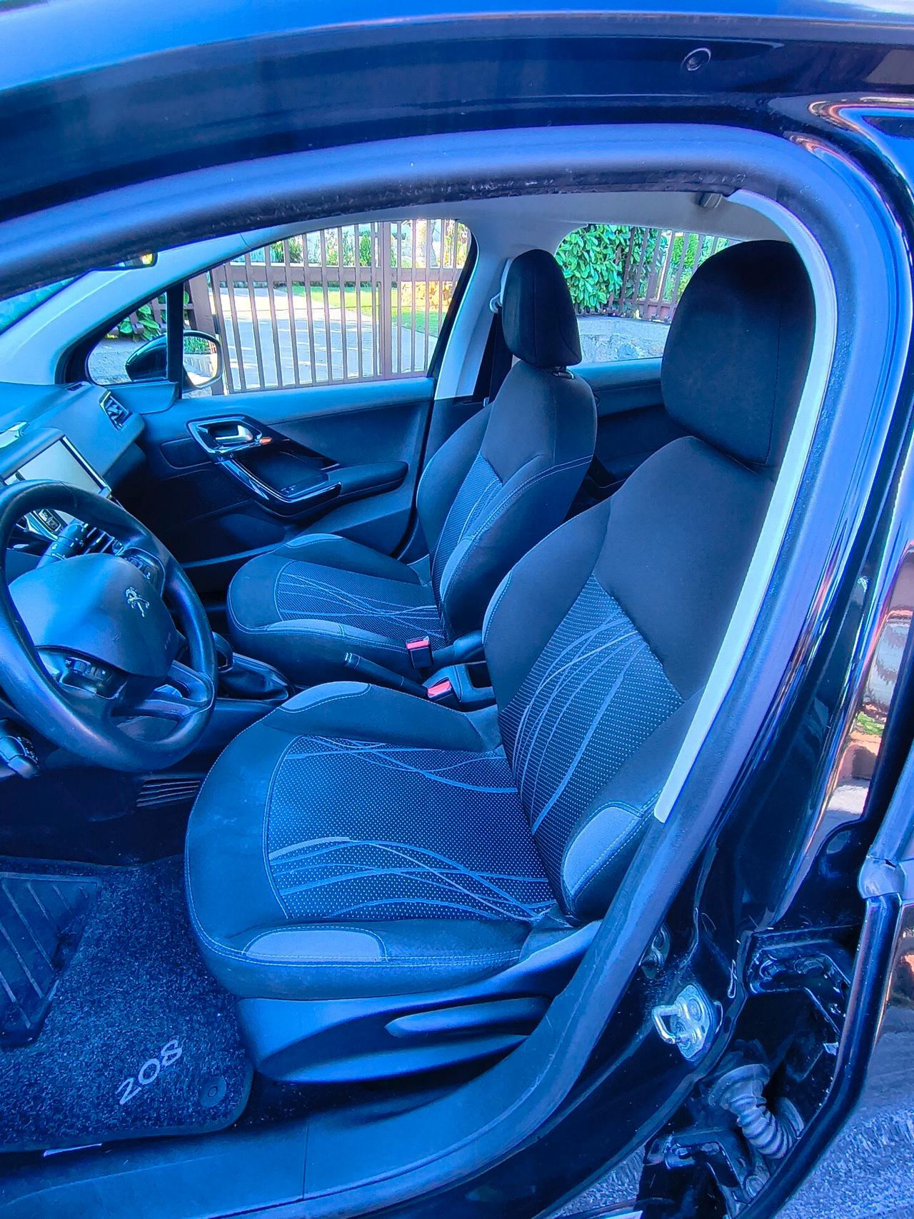 Peugeot 208 1.4 HDi 68 CV 5 porte Access