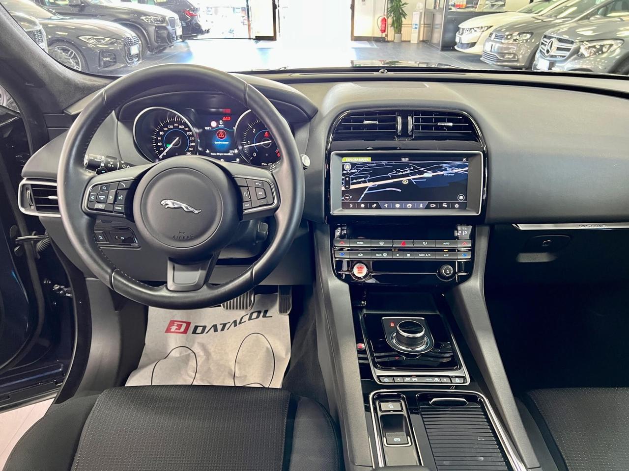 Jaguar F-Pace 2.0d i4 Pure 180cv auto