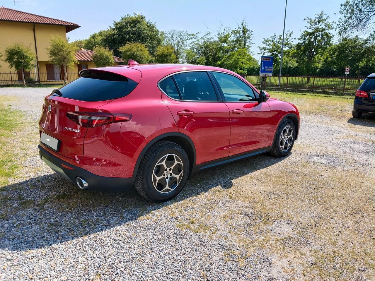 Alfa Romeo Stelvio 2.2 Turbodiesel 160 CV AT8 RWD