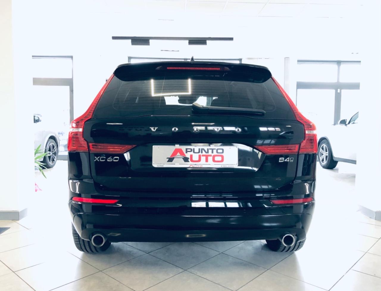 Volvo XC60 B4 D HYRBID AWD 80MILAKM NERA