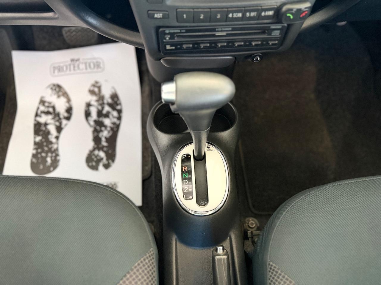 Toyota Yaris 1.3i 16V cat 5 porte Sol AUTOMATICO NEOPATENTATI