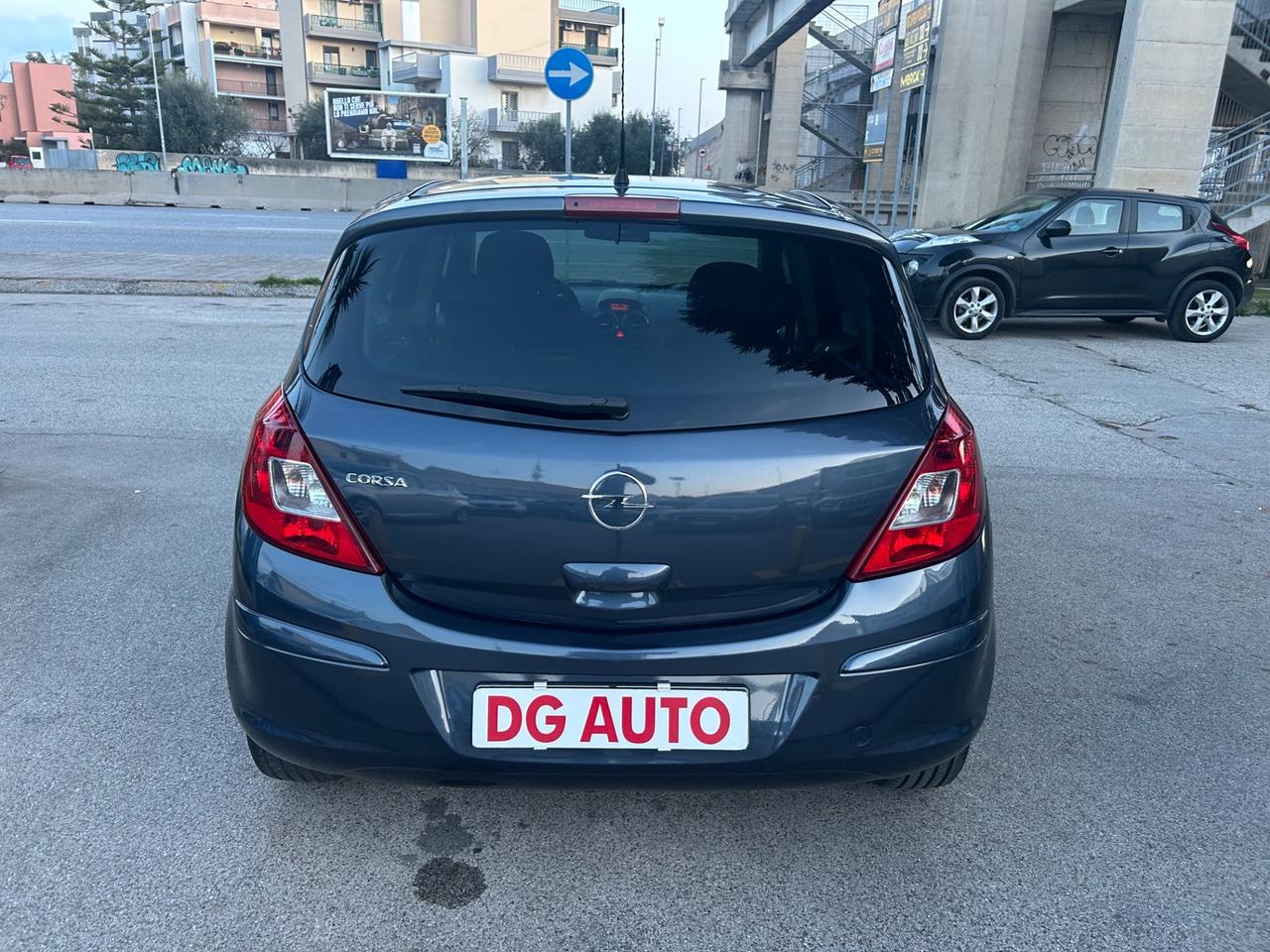 Opel Corsa 1.2 benzina 85 cavalli 2011