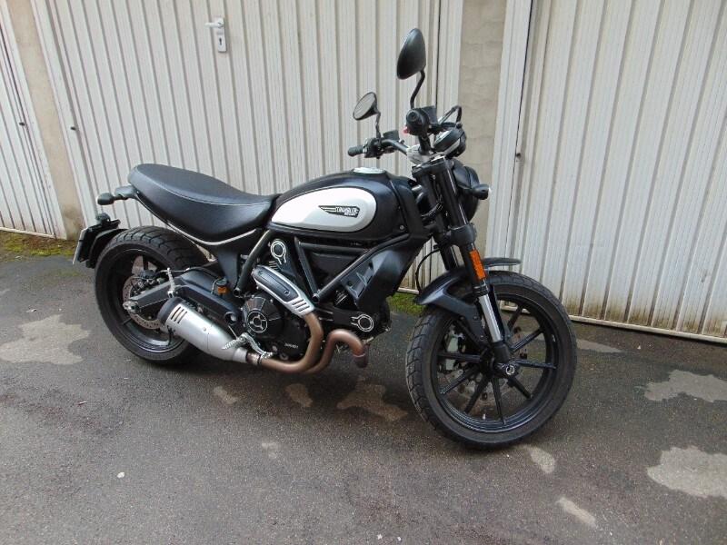 Ducati Scrambler Icon Dark