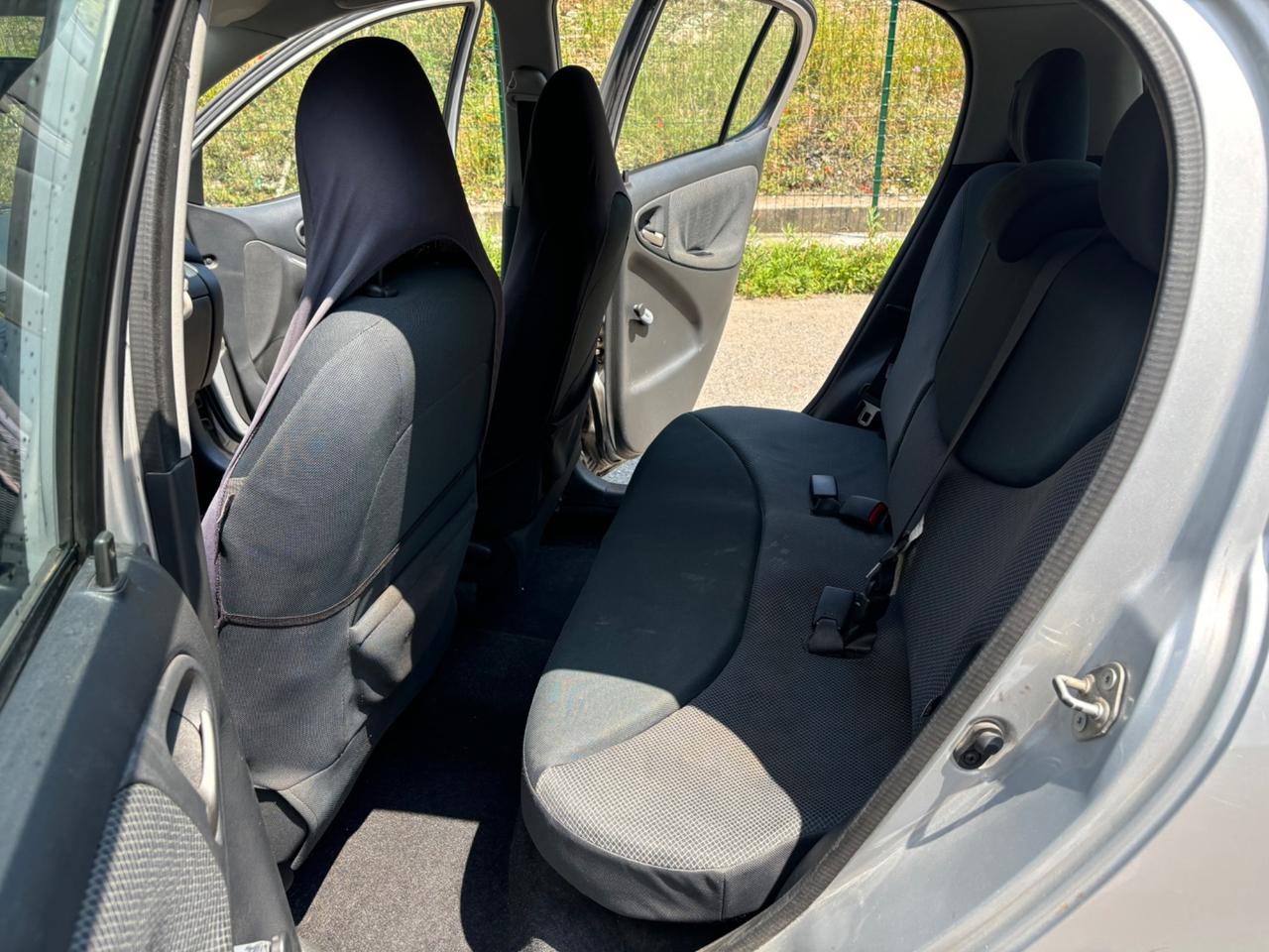 Toyota Yaris 1.0i 16V cat 5 porte