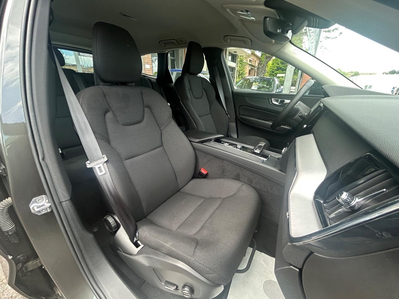Volvo XC 60 XC60 B4 (d) AWD Geartronic Momentum