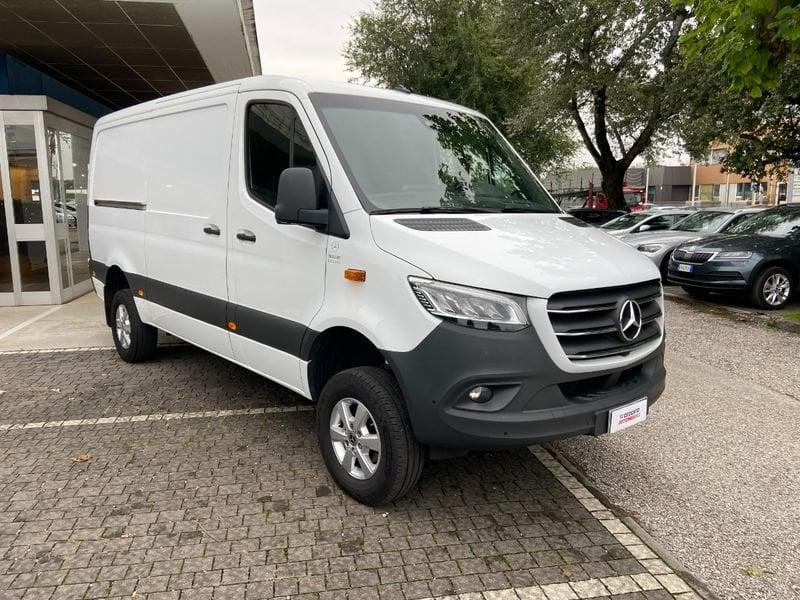 Mercedes-Benz Sprinter 319 2.0 cdi F 37/35 rwd H2 9G-tronic