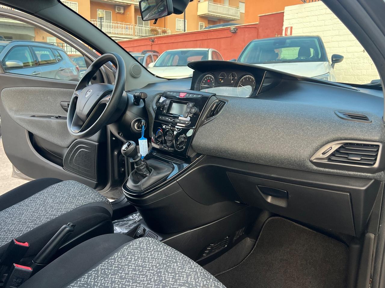 Lancia Ypsilon 1.0 FireFly 5 porte S&S Hybrid IN PROMOZIONE