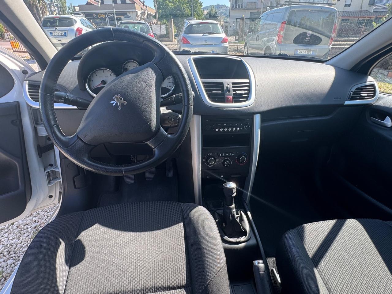 Peugeot 207 1.4 HDi 70CV 5p. Allure