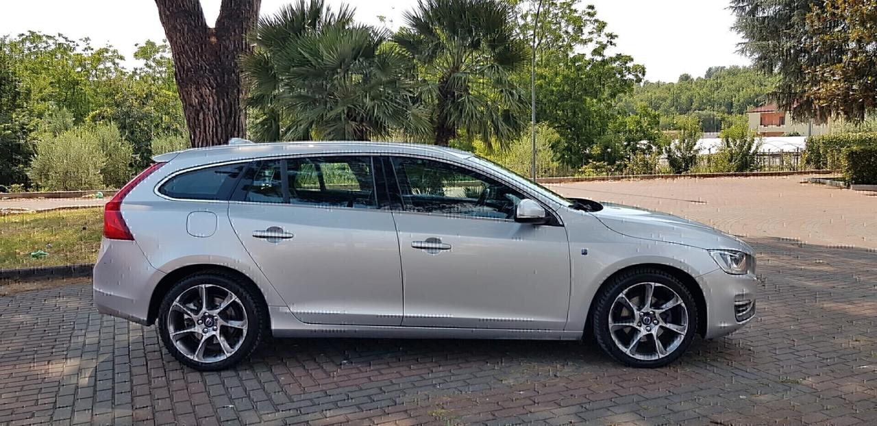Volvo V60 2.0 d 150 cv D3 Geartronic Volvo Ocean Race,pelle,cambio automatico,navi,cruise control,cerchi 18