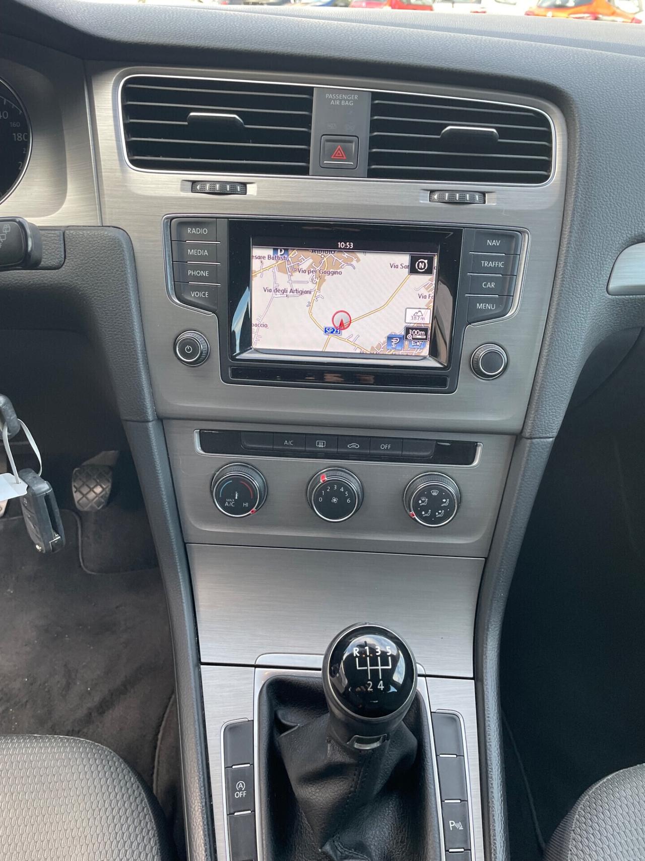 Volkswagen Golf 1.6 TDI 5p.*Navi*Neopatentati*Cerchi*