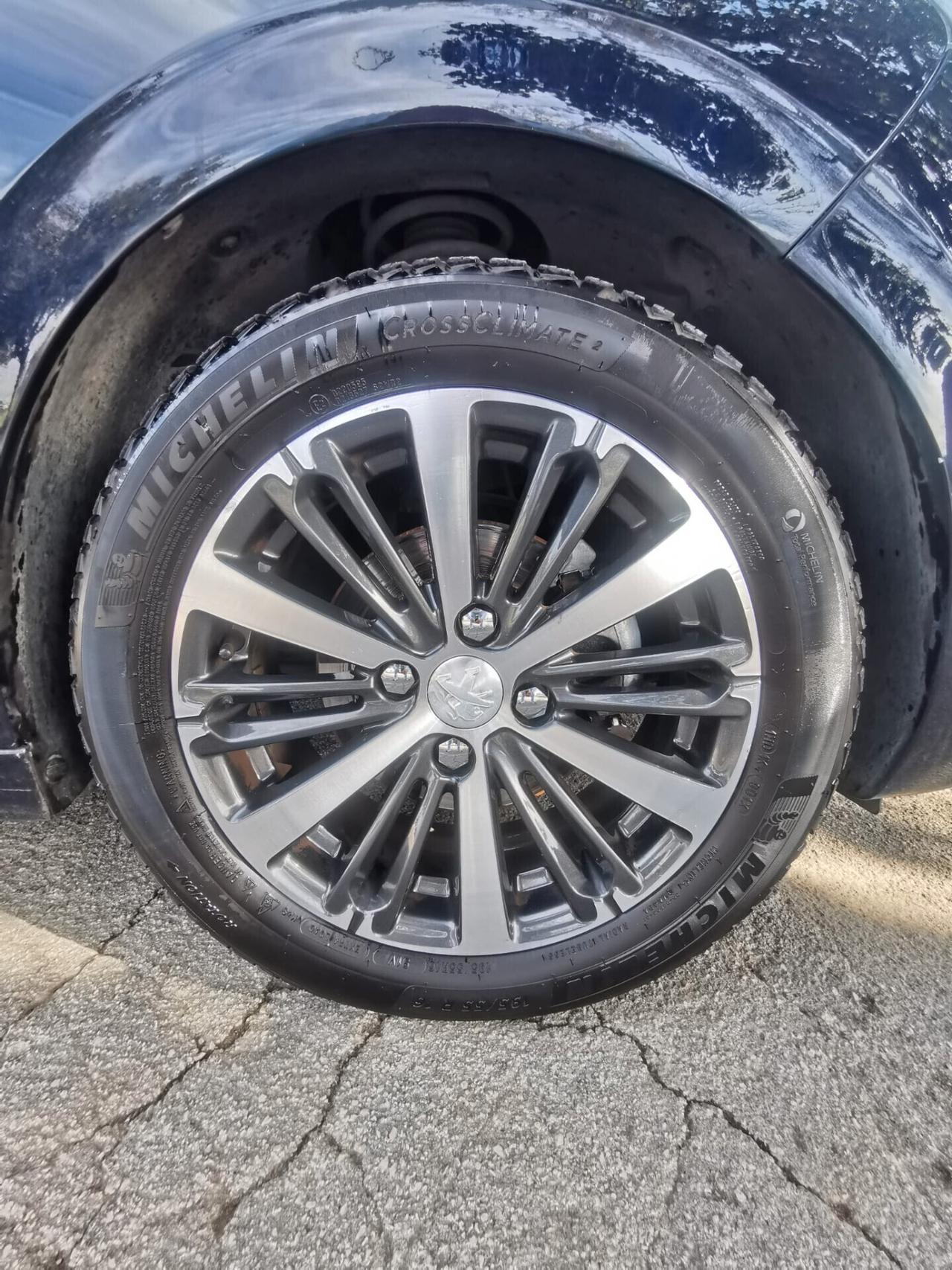 Peugeot 208 BlueHDi 100 5 porte Allure 11/2015