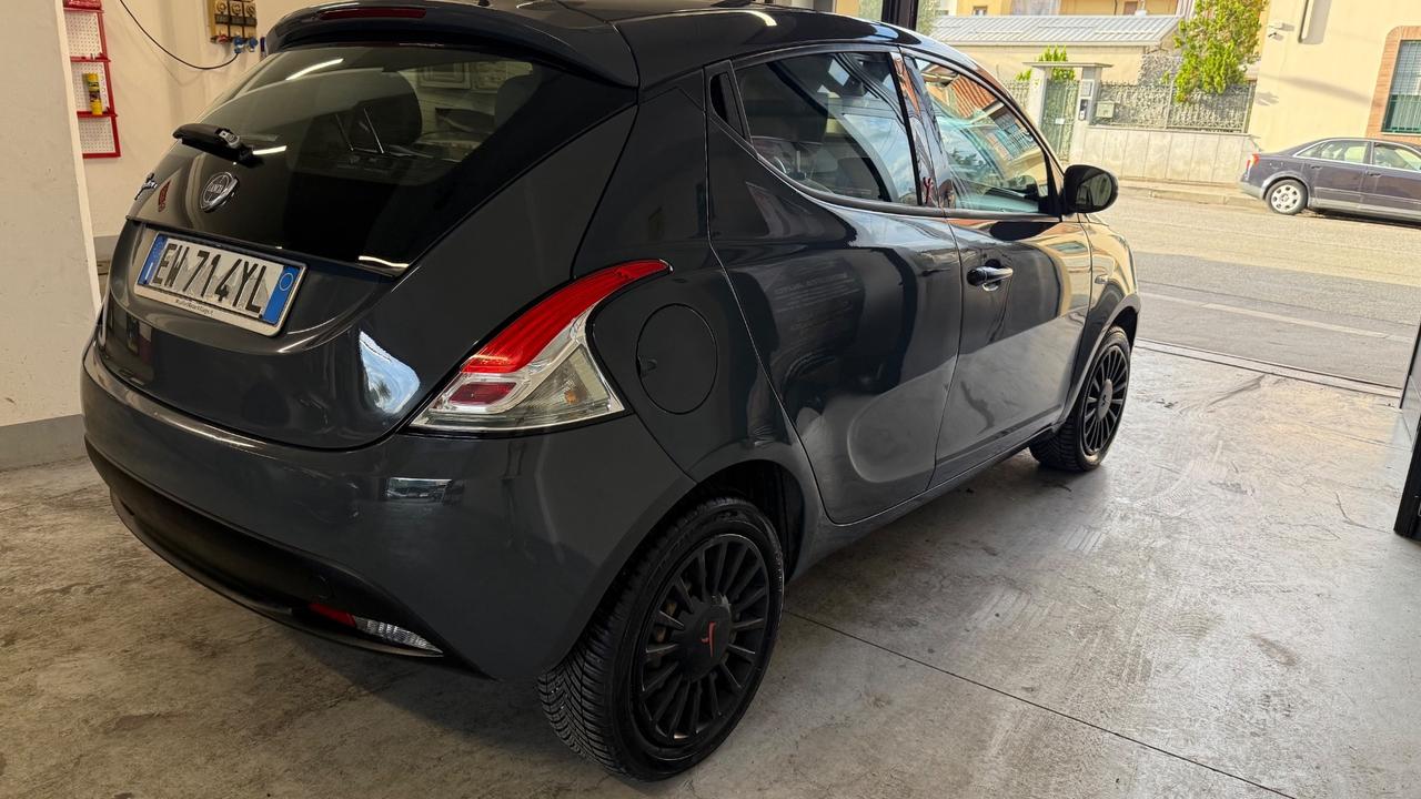 Lancia Ypsilon 1.2 69 CV 5 porte GPL Ecochic Gold