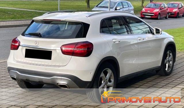 MERCEDES-BENZ GLA 200 Business