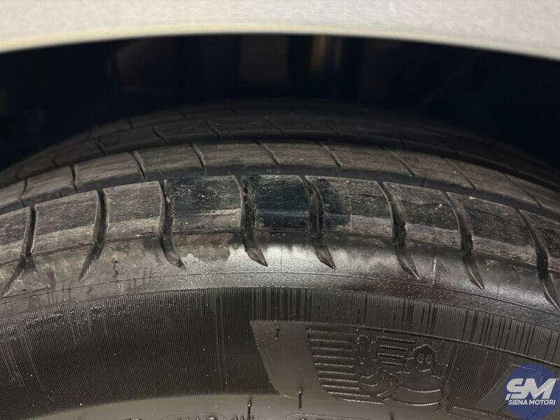 Peugeot 208 208 Hybrid 100 e-DCS6 Style