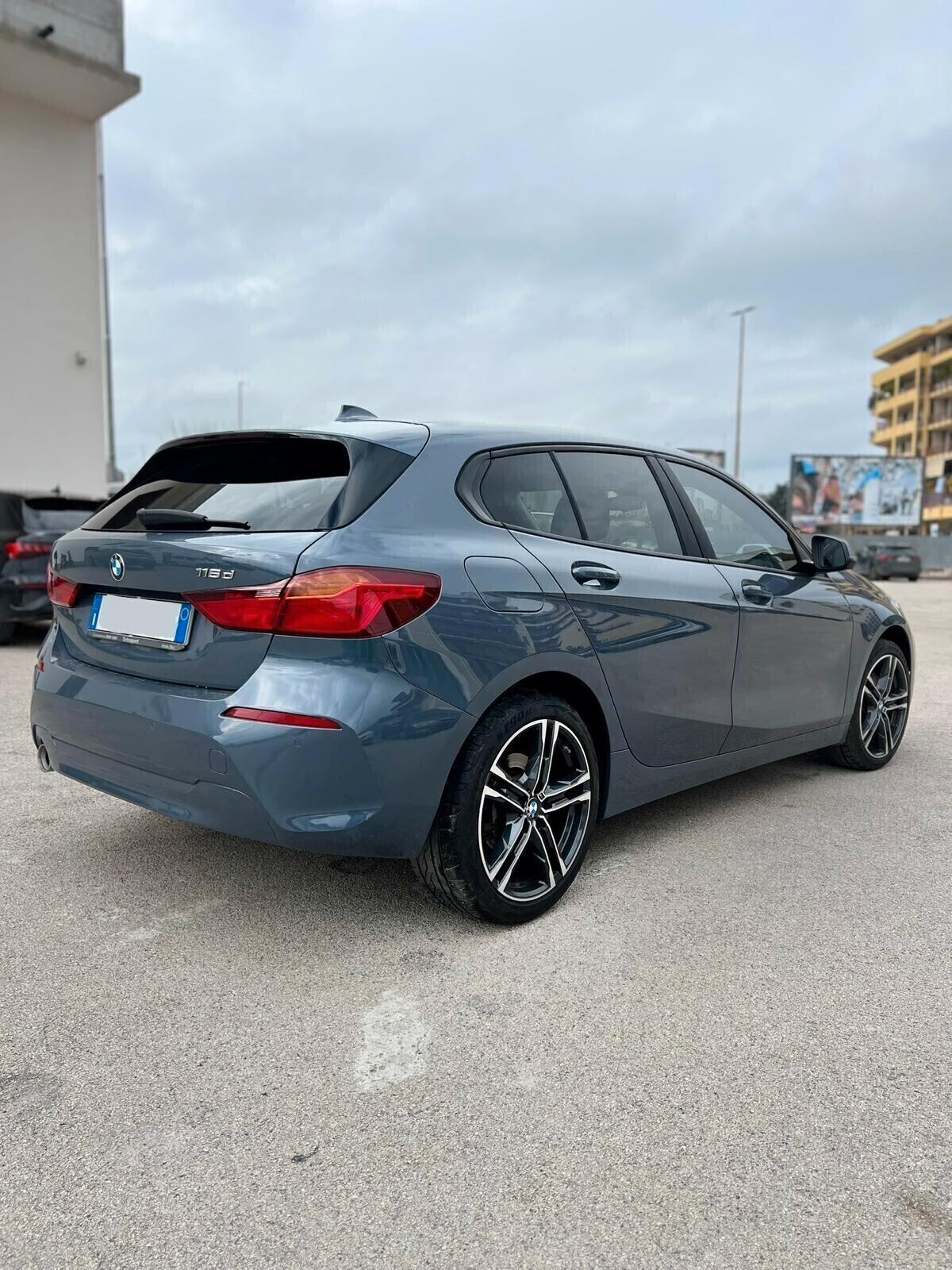 Bmw 116 116d 5p. Business Advantage