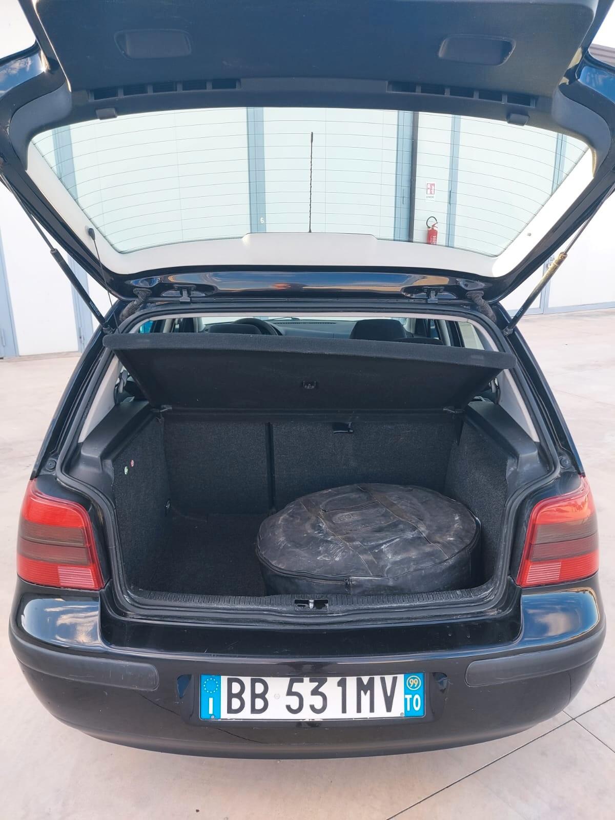 Volkswagen Golf 1.6 cat 5 porte Highline GPL