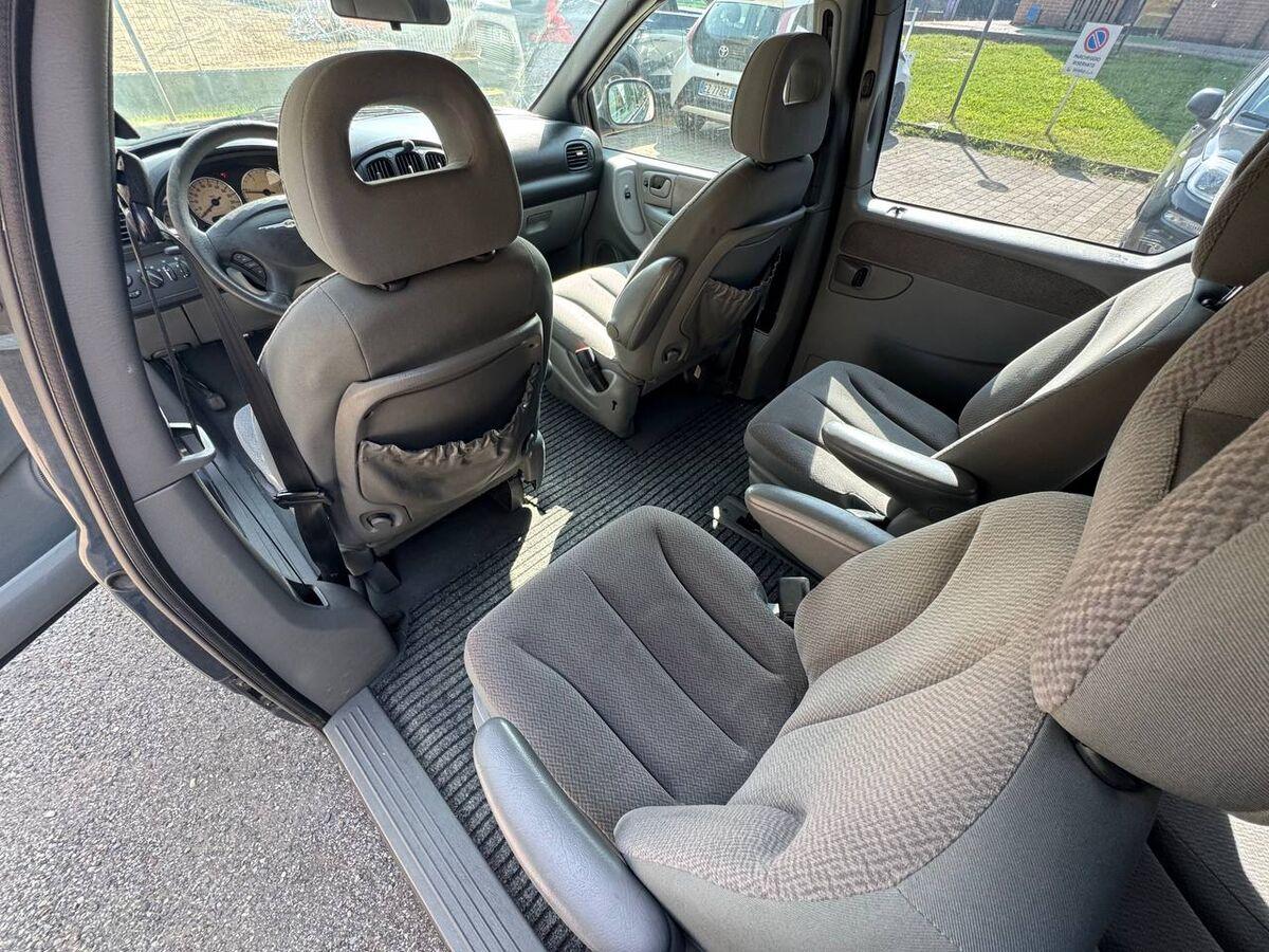 Chrysler Voyager IV 2004 2.8 crd LX Leather