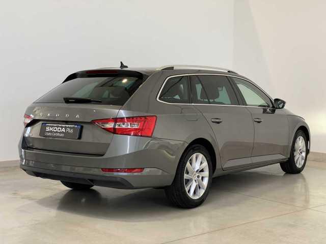 SKODA Superb 2.0 TDI EVO 150 CV SCR DSG Wagon Executive