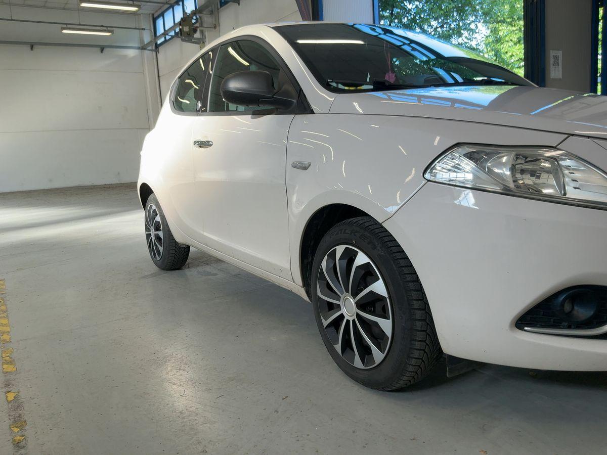 Lancia Ypsilon 5 Porte Ypsilon 1.2 Silver ecochic Gpl 69cv