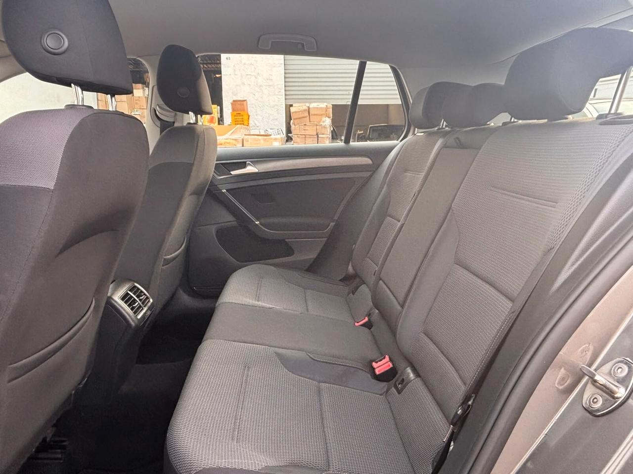 Volkswagen Golf - 2013